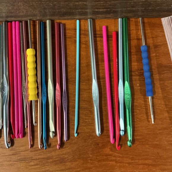 Lot Of 60 Misc Knitting Crochet Hooks Boye Susan Bates - Picture 5 of 8